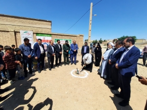 آیین کلنگ زنی مدرسه شش‌ کلاسه شهرک وحدت در شهرستان دهلران